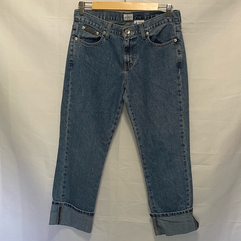 Calvin Klein Lean Cuffed capri style Jean Size 6 light wash